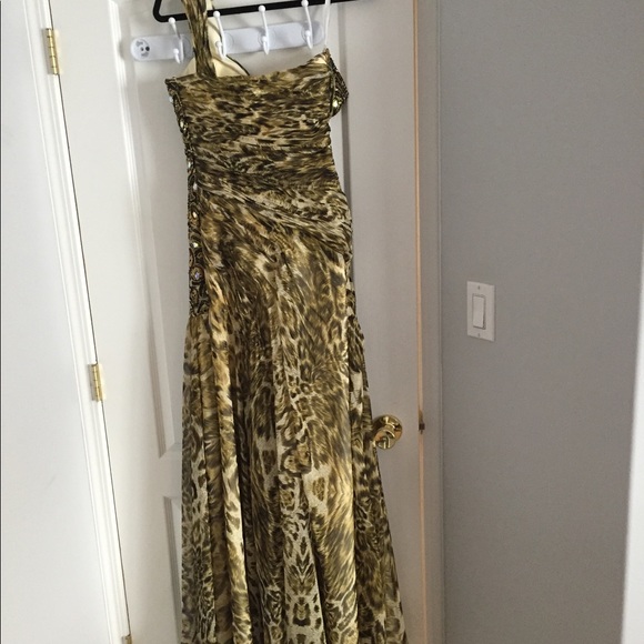 Tony Bowls gown. Color Green Leopard. Size 10. - Picture 6 of 11